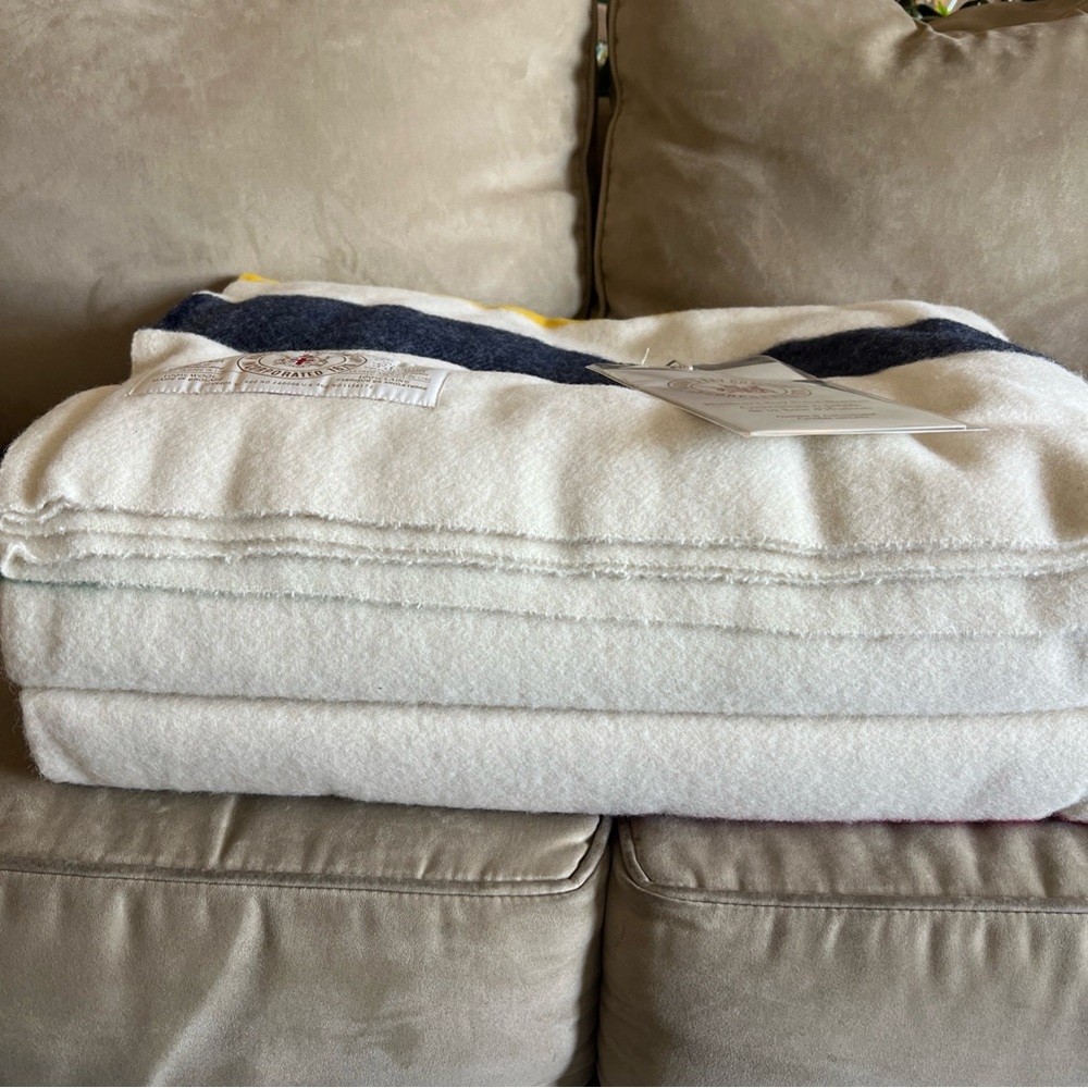 HUDSON’S BAY COMPANY 8 Point King Size Wool Blanket Made in England NWT - Picture 12 of 14